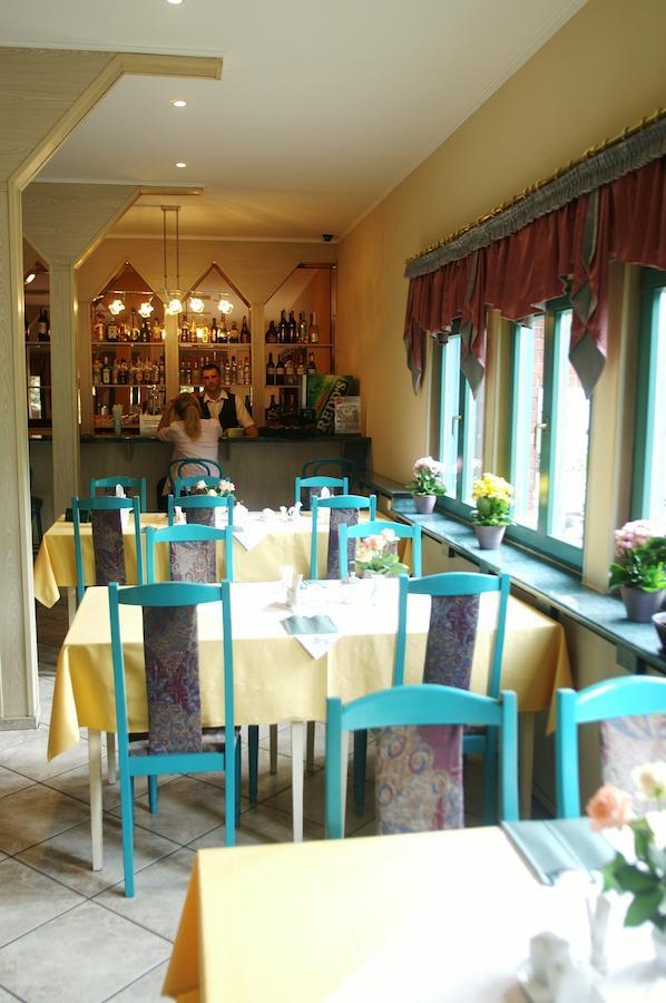 Zajazd Duet Radzymin Exterior photo